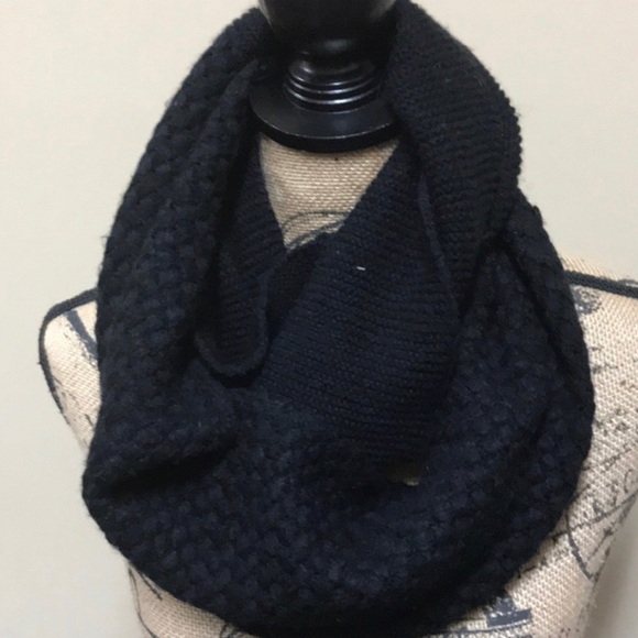 INFINITY SCARF - Picture 2 of 3